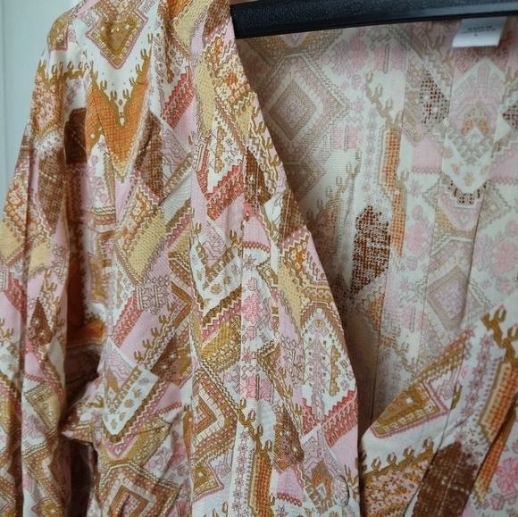 J. Jill  v neck front button minimalist pleated blouse. Size L - Picture 2 of 10